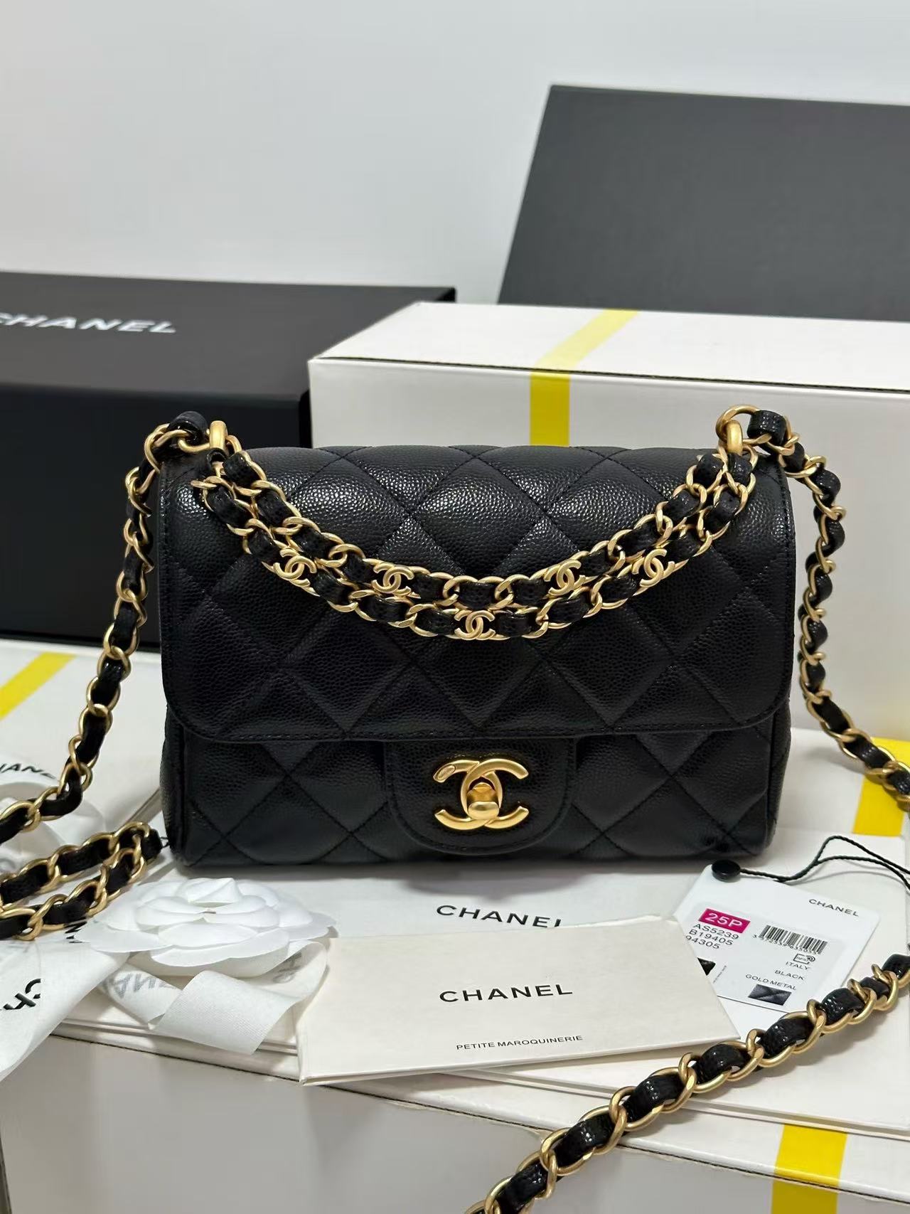 6d8dc78e07440f2f26afffc664e01fc8 Chanel Classic Flap Bag - 图片 1